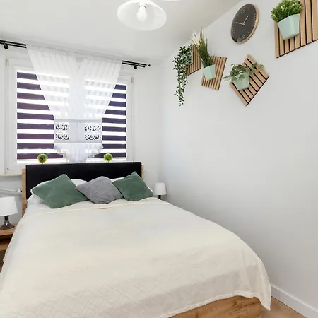 Przytulny Apartament Z Klimatyzacja Blisko Plazy W Gdansku By Renters Apartment