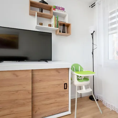 Apartment Przytulny Apartament Z Klimatyzacja Blisko Plazy W Gdansku By Renters