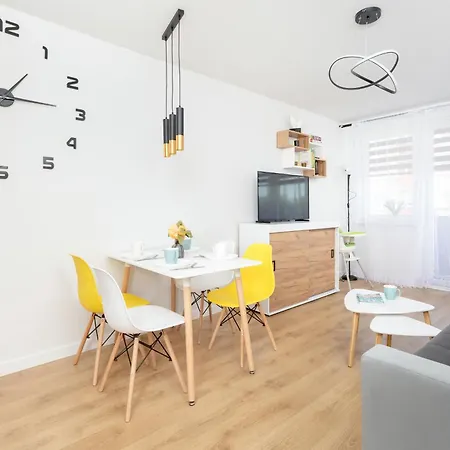Przytulny Apartament Z Klimatyzacja Blisko Plazy W Gdansku By Renters Gdansk