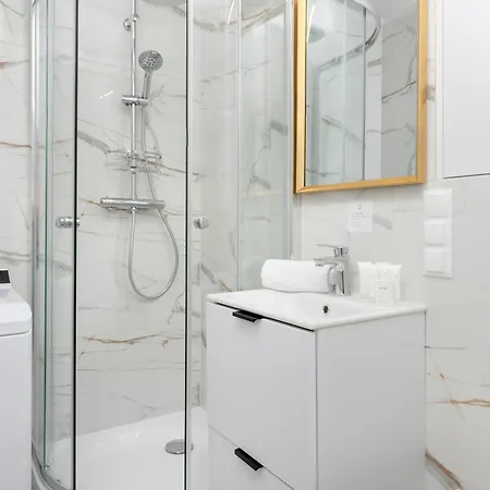 Przytulny Apartament Z Klimatyzacja Blisko Plazy W Gdansku By Renters * Gdansk