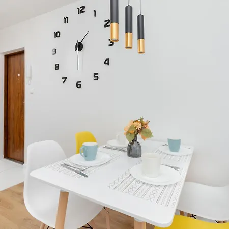 Apartment Przytulny Apartament Z Klimatyzacja Blisko Plazy W Gdansku By Renters *