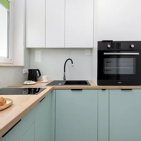 Przytulny Apartament Z Klimatyzacja Blisko Plazy W Gdansku By Renters Apartment Gdansk